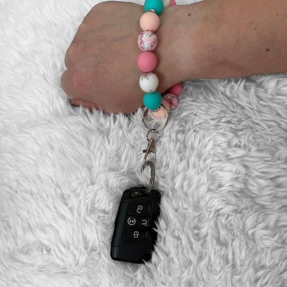 Butterfly/Flower silicone, wristlet with silver embellishments - Picture 4 of 4